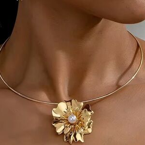 Zara lux unique adjustaby Gold Flower Necklace
